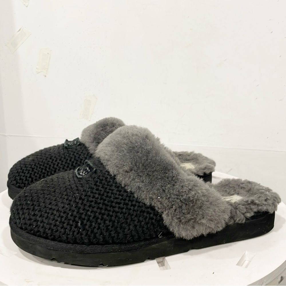 UGG Cozy slip-on slippers Womens Sz 9.5 Knit Upper Fur lining Black Gray - Picture 1 of 11